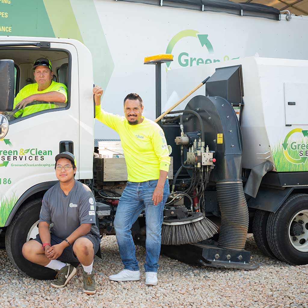 shopping-center-parking-lot-maintenance